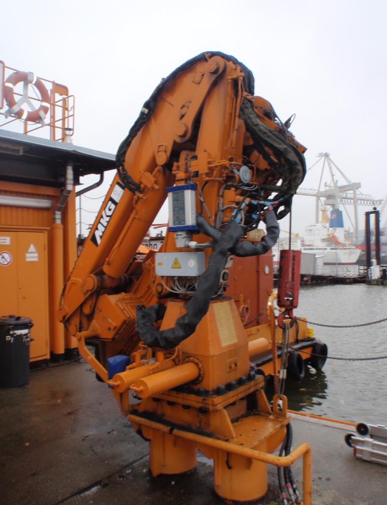 quebra-gelo/ rebocador motorizado bem conservado <br>"Hugo Lentz"-3