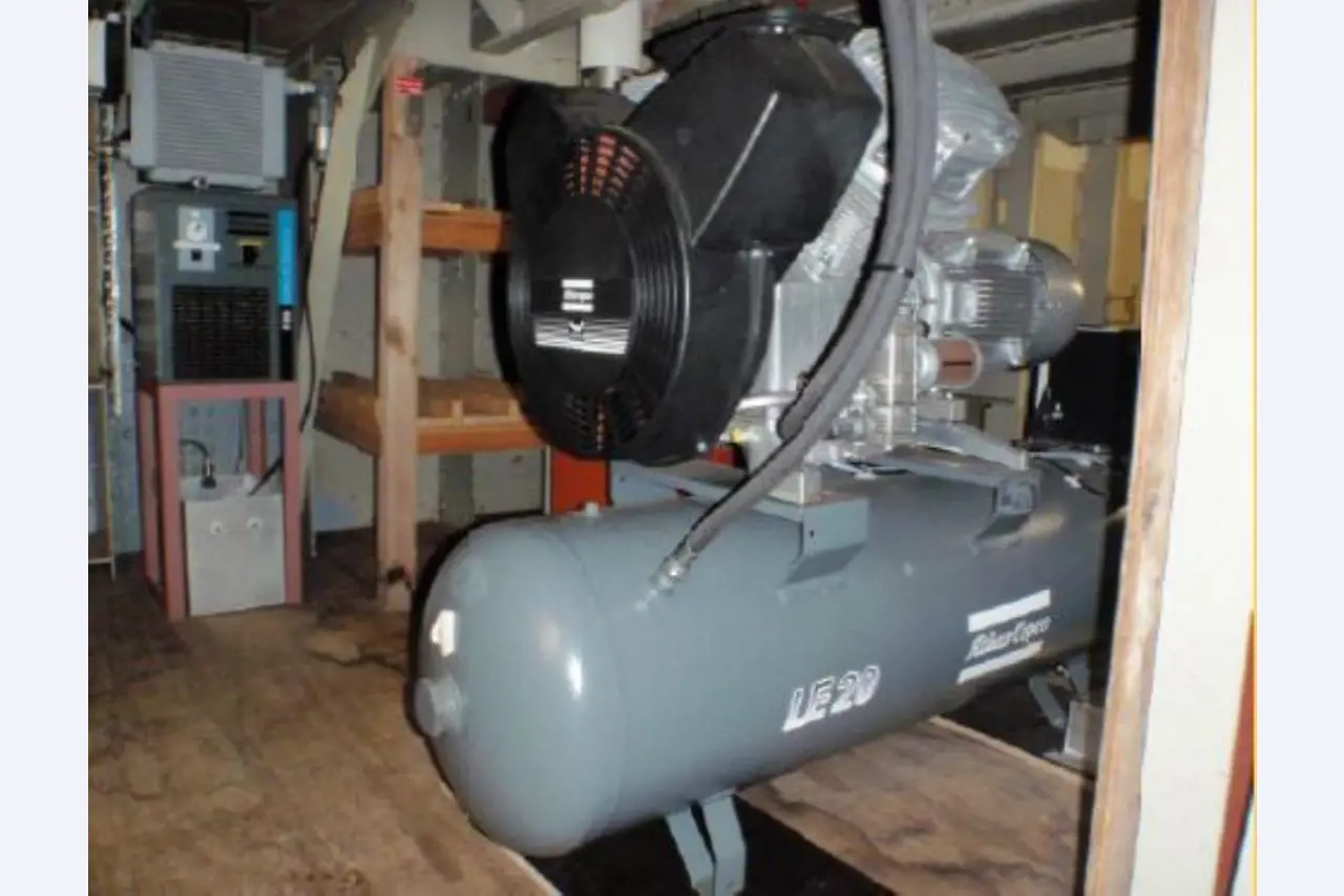 quebra-gelo/ rebocador motorizado bem conservado <br>"Hugo Lentz"-43