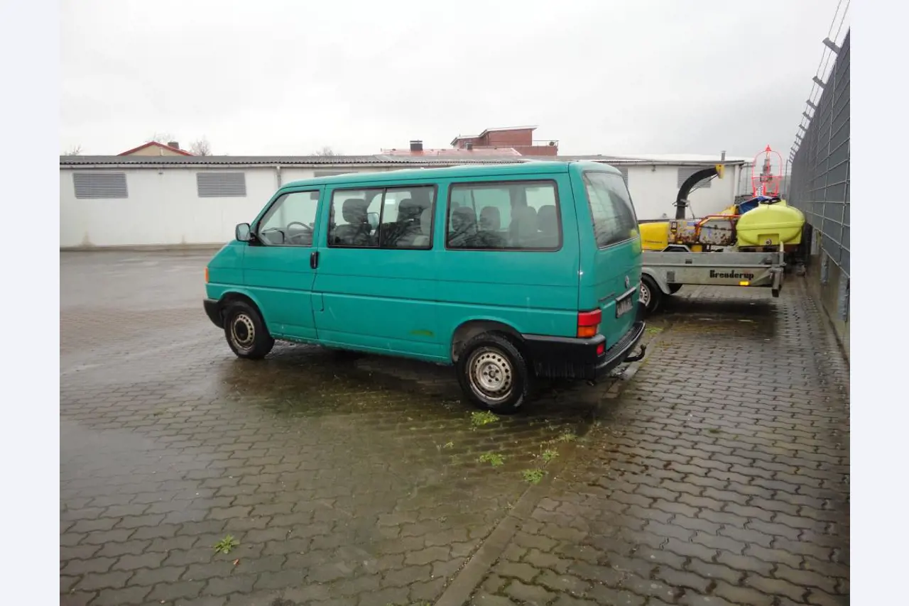 quebra-gelo/ rebocador motorizado bem conservado <br>"Hugo Lentz"-7