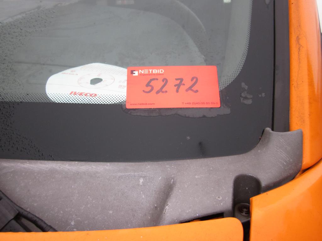 well-maintained pumps and accessories as well as a barge with living room -2