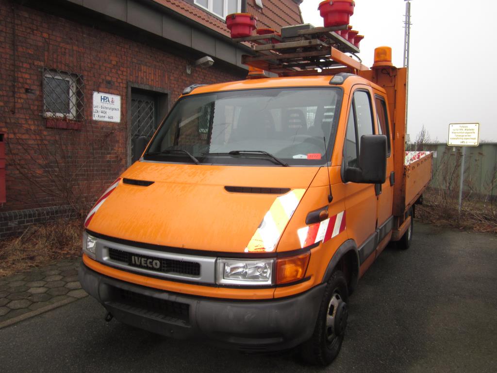 well-maintained pumps and accessories as well as a barge with living room -3