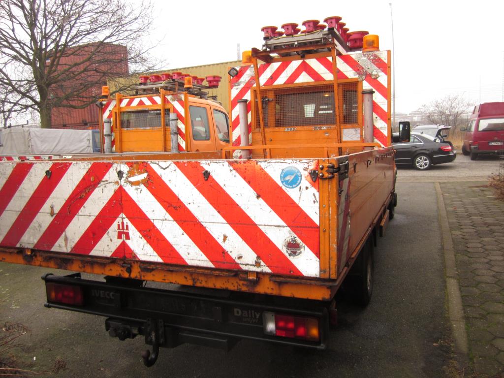 well-maintained pumps and accessories as well as a barge with living room -5
