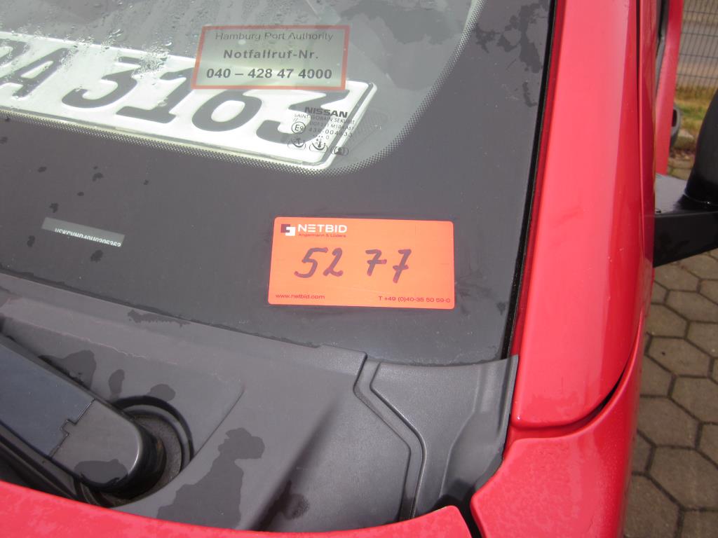 Well-maintained equipment of the port railway-2