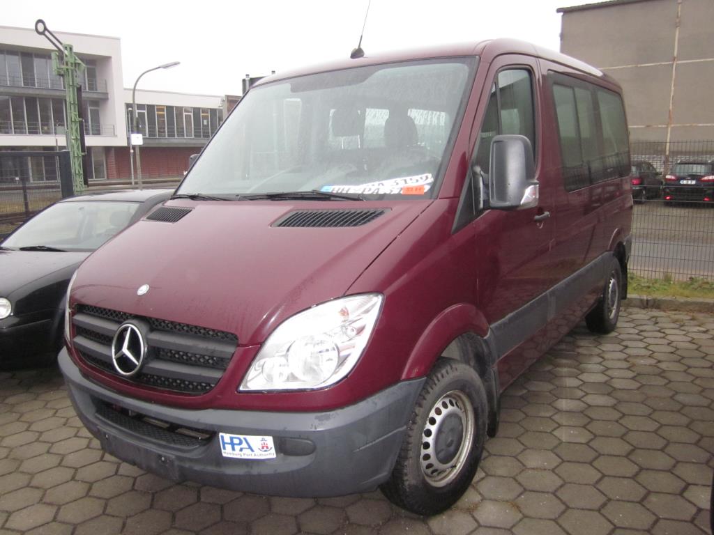 well-maintained pumps and accessories as well as a barge with living room -2