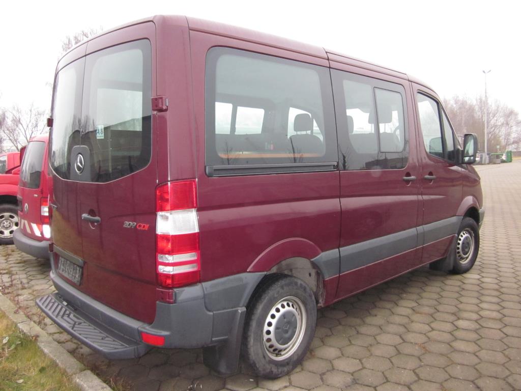 well-maintained pumps and accessories as well as a barge with living room -4