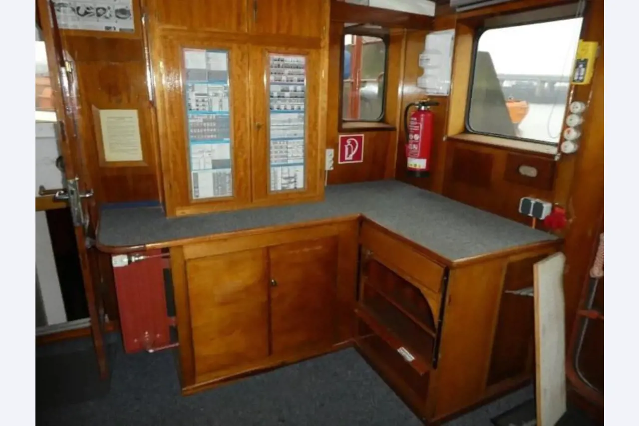 gepflegter Eisbrecher/ Motorschlepper <br>"Hugo Lentz"-13