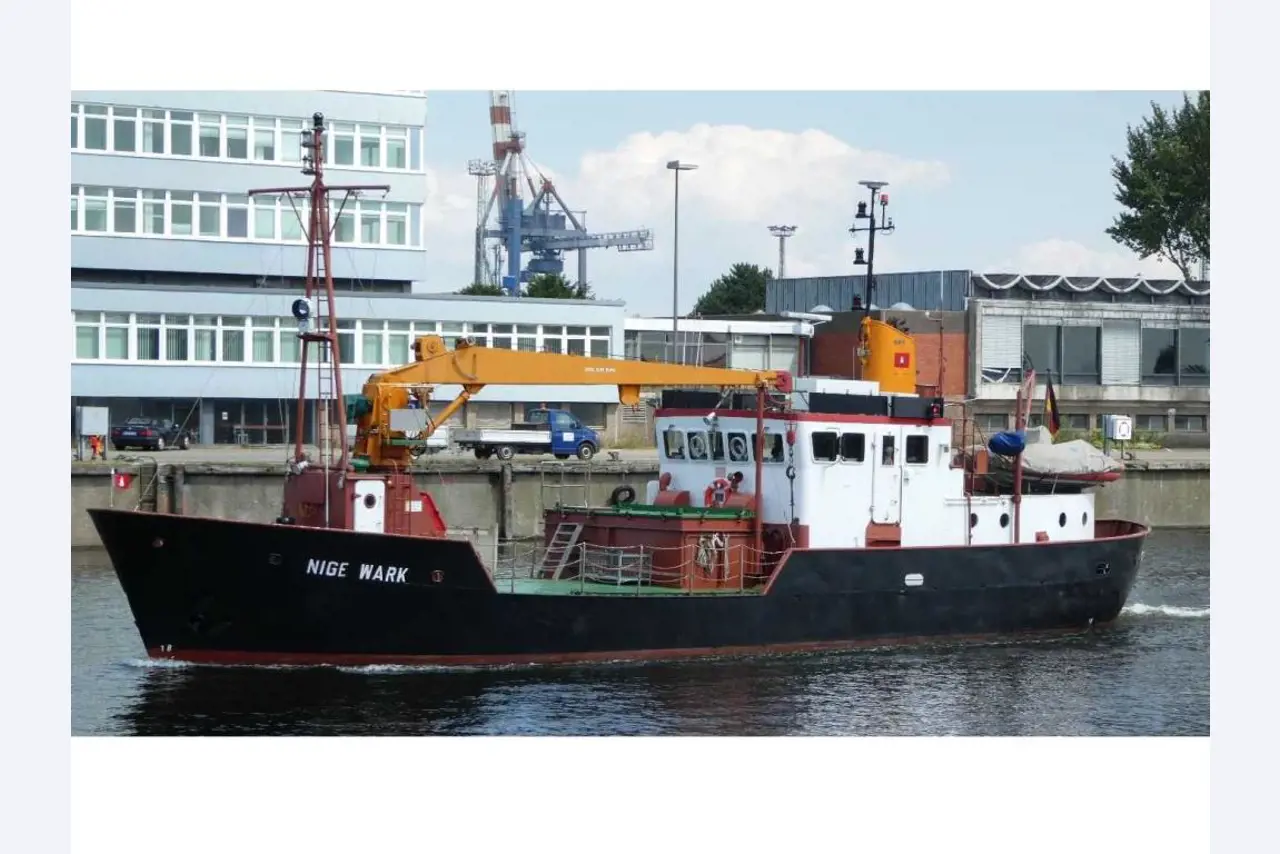 gepflegter Eisbrecher/ Motorschlepper <br>"Hugo Lentz"-1