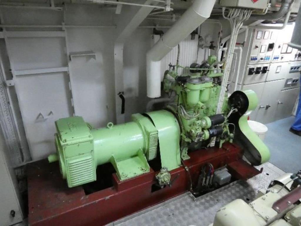 quebra-gelo/ rebocador motorizado bem conservado <br>"Hugo Lentz"-4