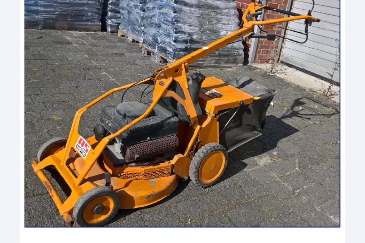 gepflegter Eisbrecher/ Motorschlepper <br>"Hugo Lentz"-3