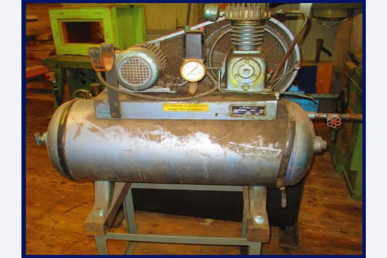 quebra-gelo/ rebocador motorizado bem conservado <br>"Hugo Lentz"-9