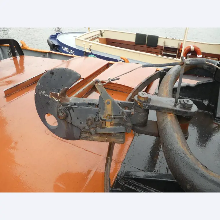 quebra-gelo/ rebocador motorizado bem conservado <br>"Hugo Lentz"-9