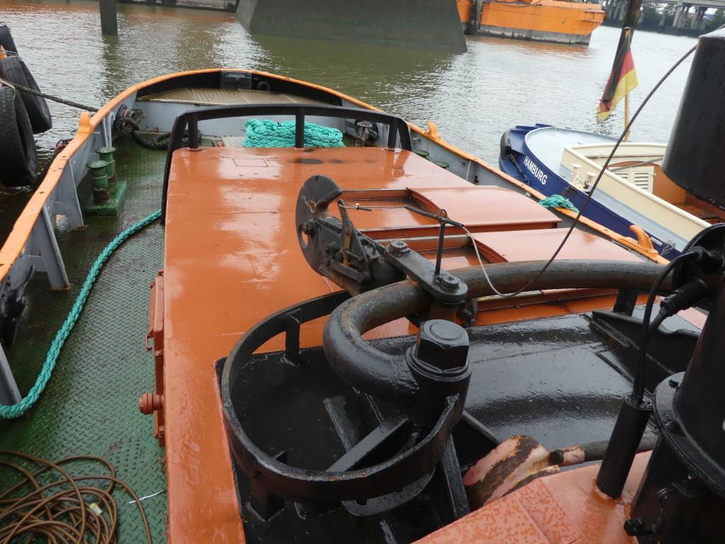 quebra-gelo/ rebocador motorizado bem conservado <br>"Hugo Lentz"-10