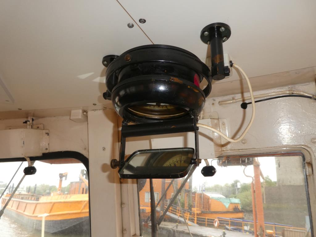 quebra-gelo/ rebocador motorizado bem conservado <br>"Hugo Lentz"-14