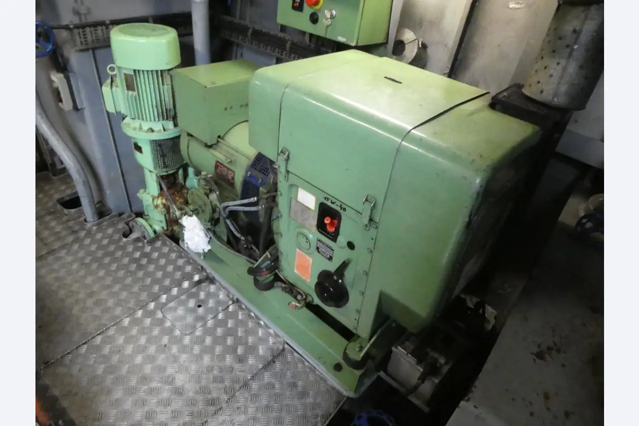 quebra-gelo/ rebocador motorizado bem conservado <br>"Hugo Lentz"-40