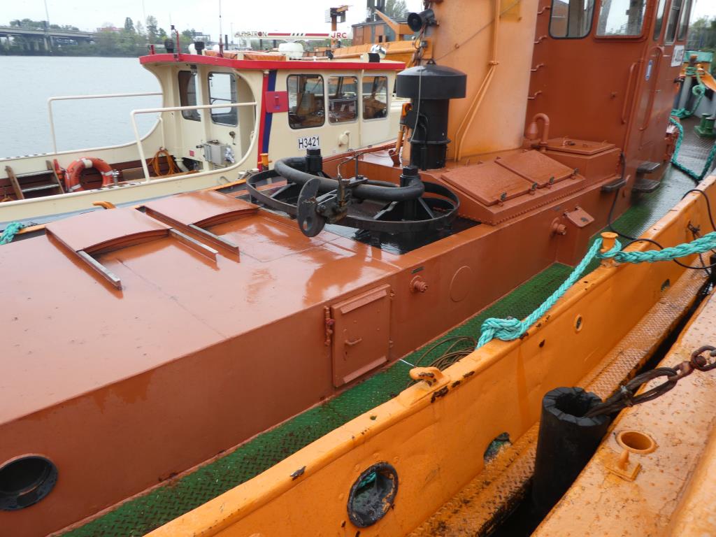 quebra-gelo/ rebocador motorizado bem conservado <br>"Hugo Lentz"-6