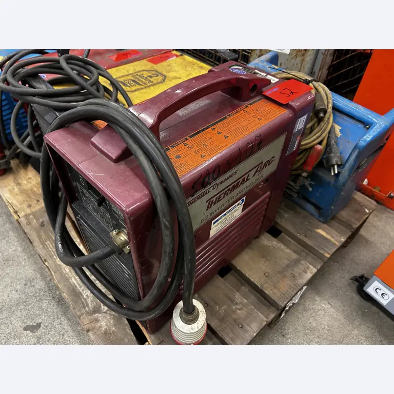 equipamento técnico bem conservado da zona portuária-2