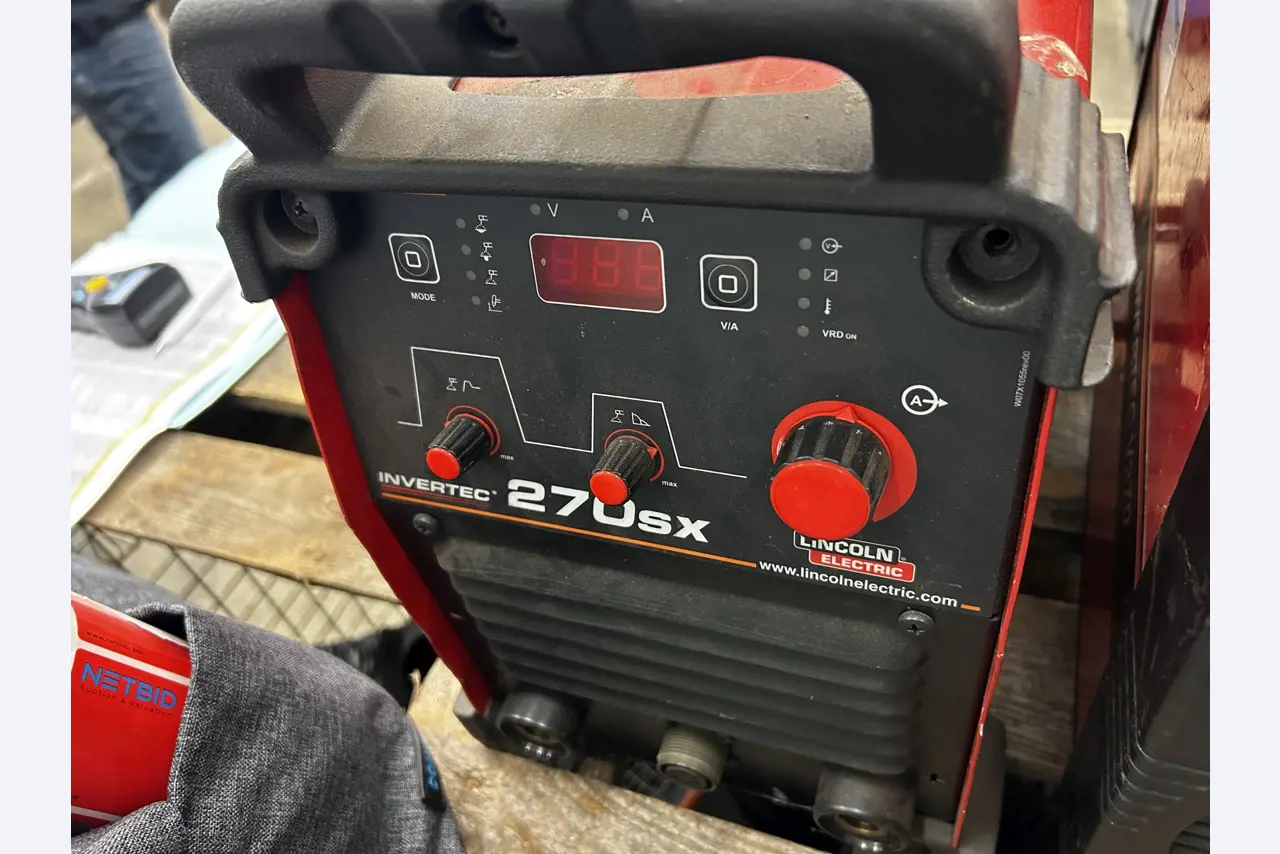 goed onderhouden technische uitrusting van het havengebied-3