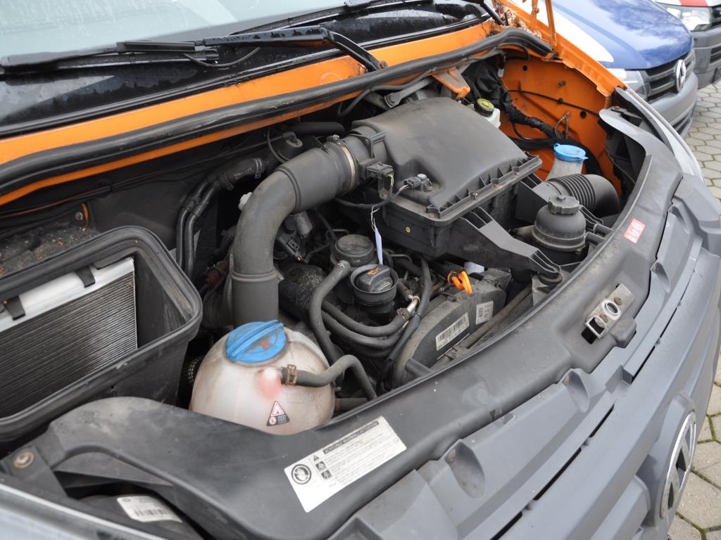 Dobrze utrzymane maszyny do obróbki drewna, systemy odciągowe i narzędzia ręczne w warsztacie/porcie drzewnym-12