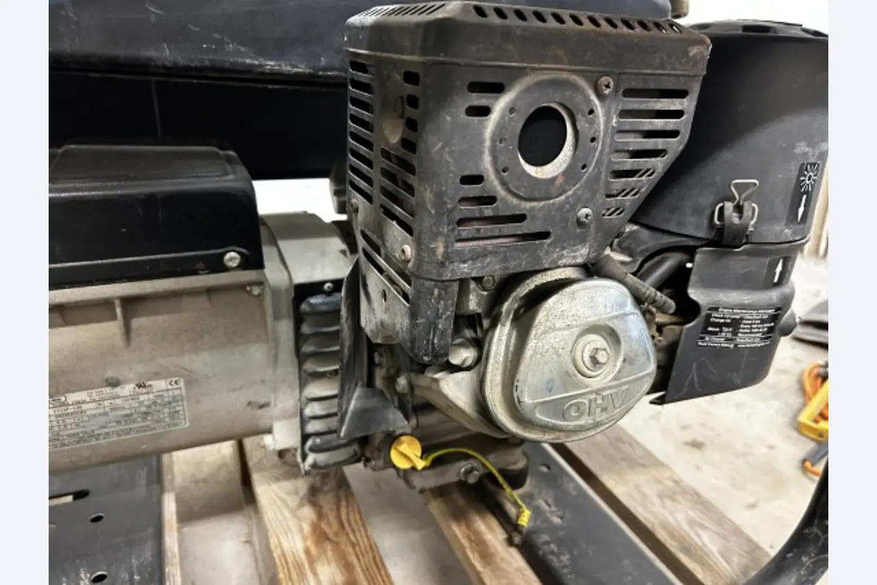 Working ship (direction finding boat) "Deepenschriewer IV" <br>and living barge "WS 3"-4