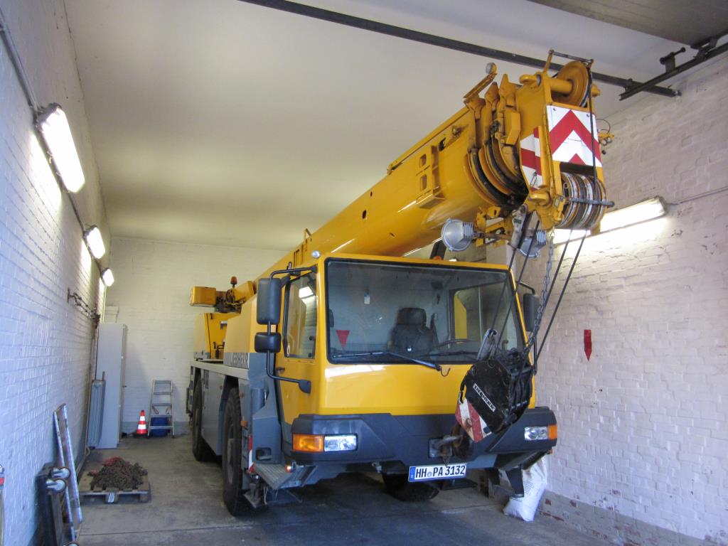 harbor watercrafts/ pontoons-2