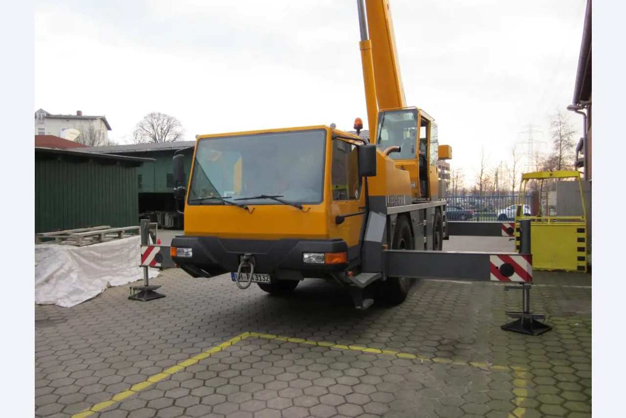 Hafenfahrzeuge/ Pontons-1