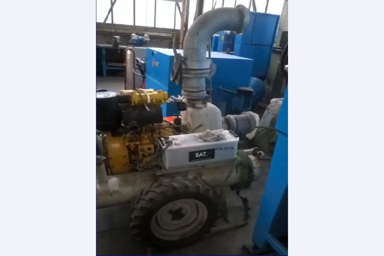 Hafenfahrzeuge/ Pontons-34