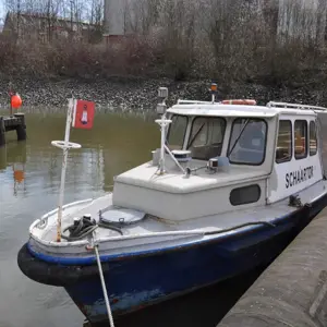 petite barge de remorquage "Schaartor Evers Werft, Niendorf/ Ostsee