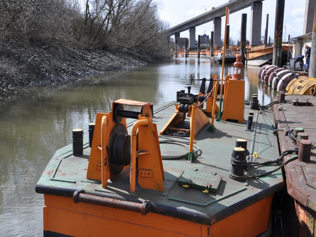 harbor watercrafts/ pontoons-1