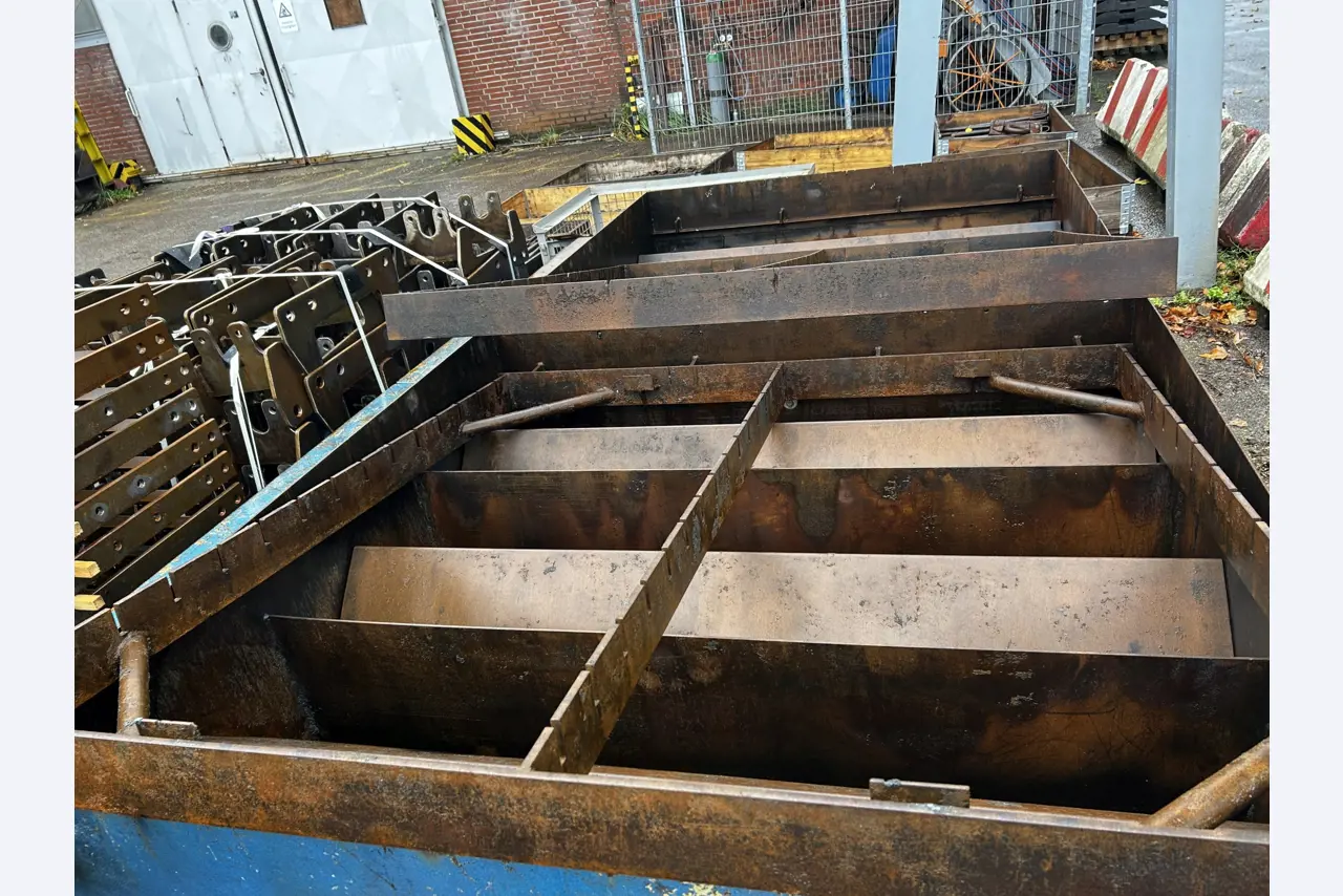 Technical equipment from the port environment-10