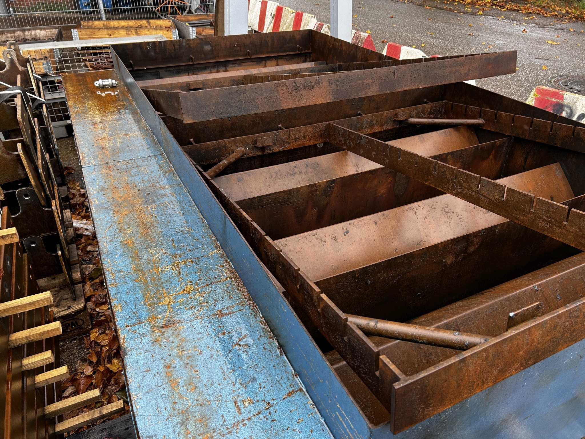 équipement technique soigné provenant de l'environnement portuaire-11