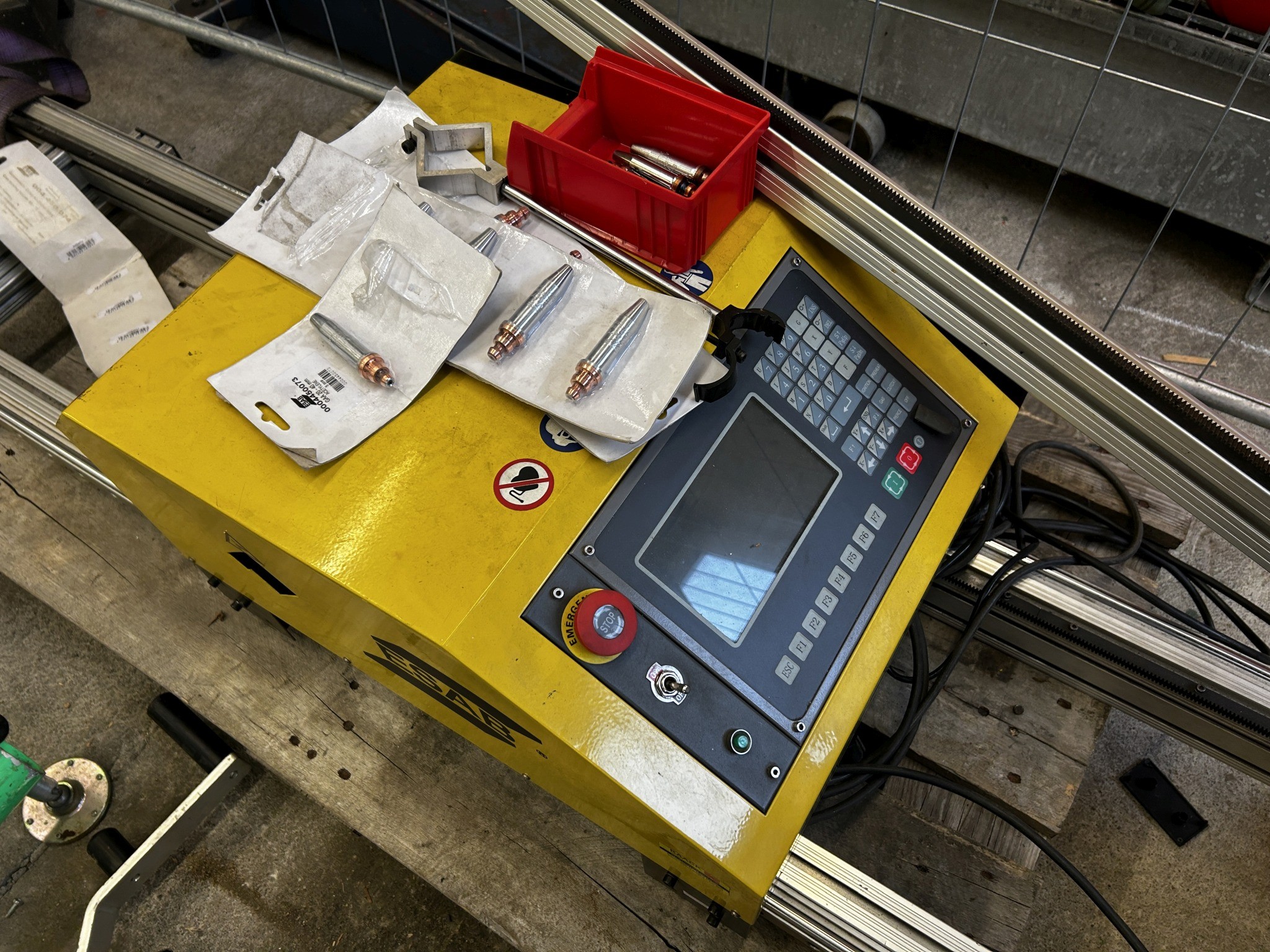 équipement technique soigné provenant de l'environnement portuaire-5