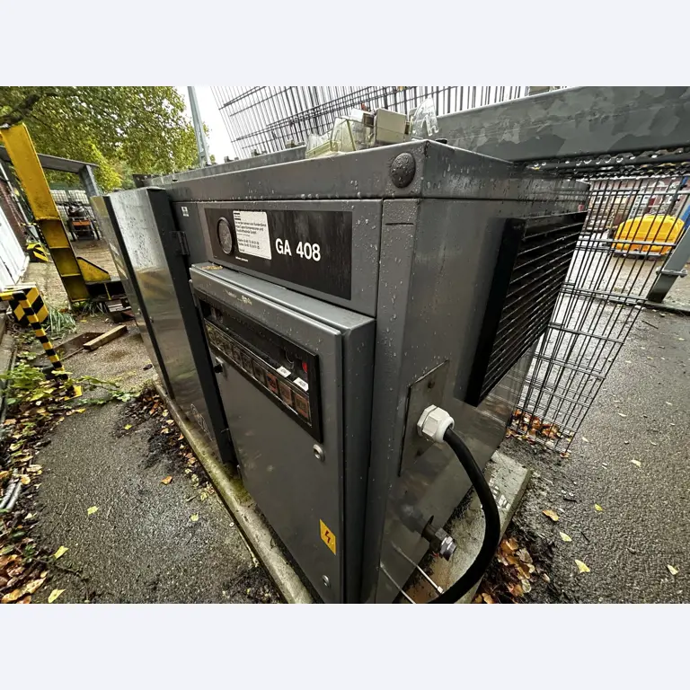 equipos técnicos bien mantenidos de la zona portuaria-8