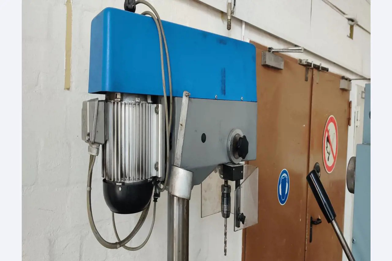 Workshop/plumbing equipment from the harbour area-2