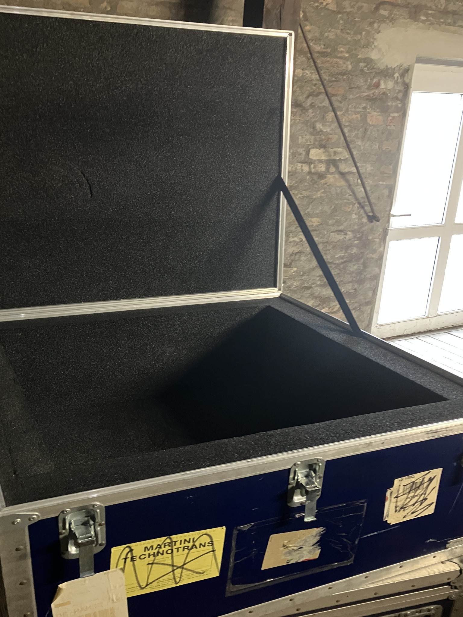 dobrze utrzymany sprzęt techniczny z obszaru portu-1