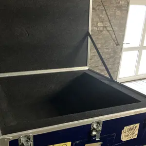 1 Posten Koffer/ Cases "Aanderaakisten"