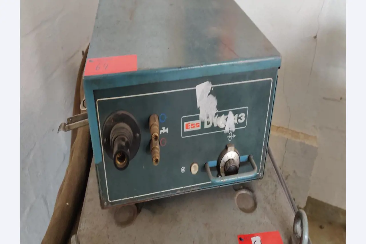 Werkplaats/benodigdheden voor loodgieterswerk uit het havengebied-2