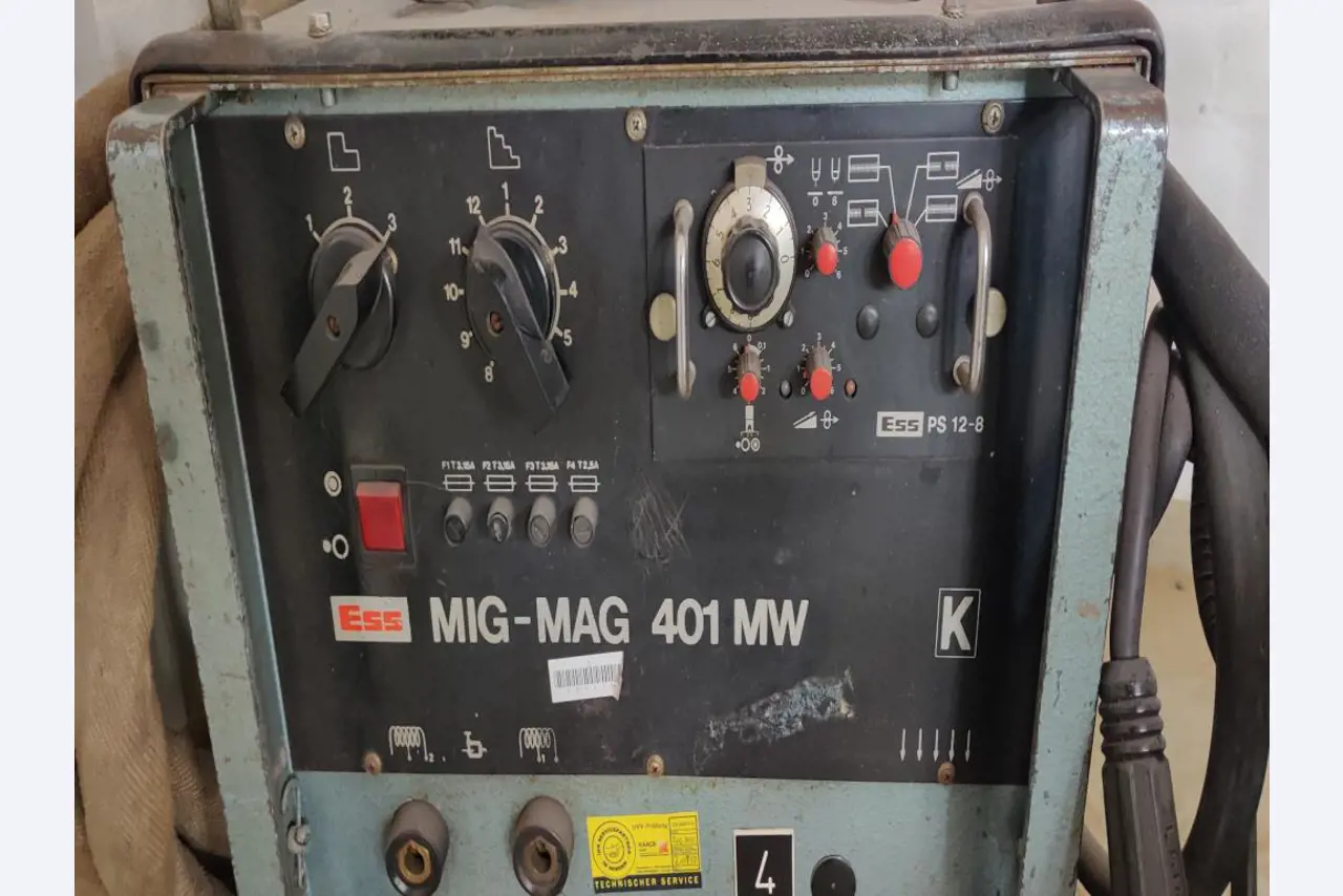 Werkplaats/benodigdheden voor loodgieterswerk uit het havengebied-6