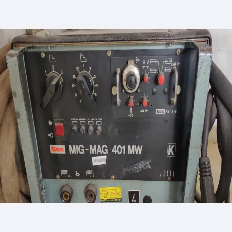 Werkplaats/benodigdheden voor loodgieterswerk uit het havengebied-6