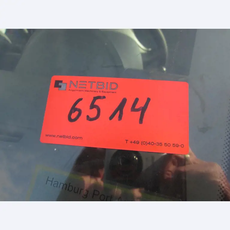 Gepflegte Behördenfahrzeuge-9