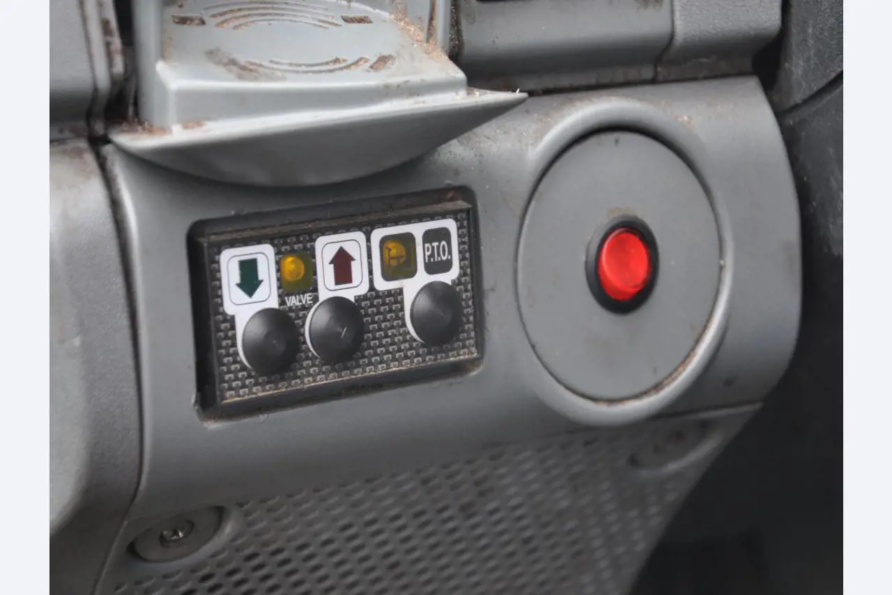 diverse schwimmende Arbeitsgeräte-13