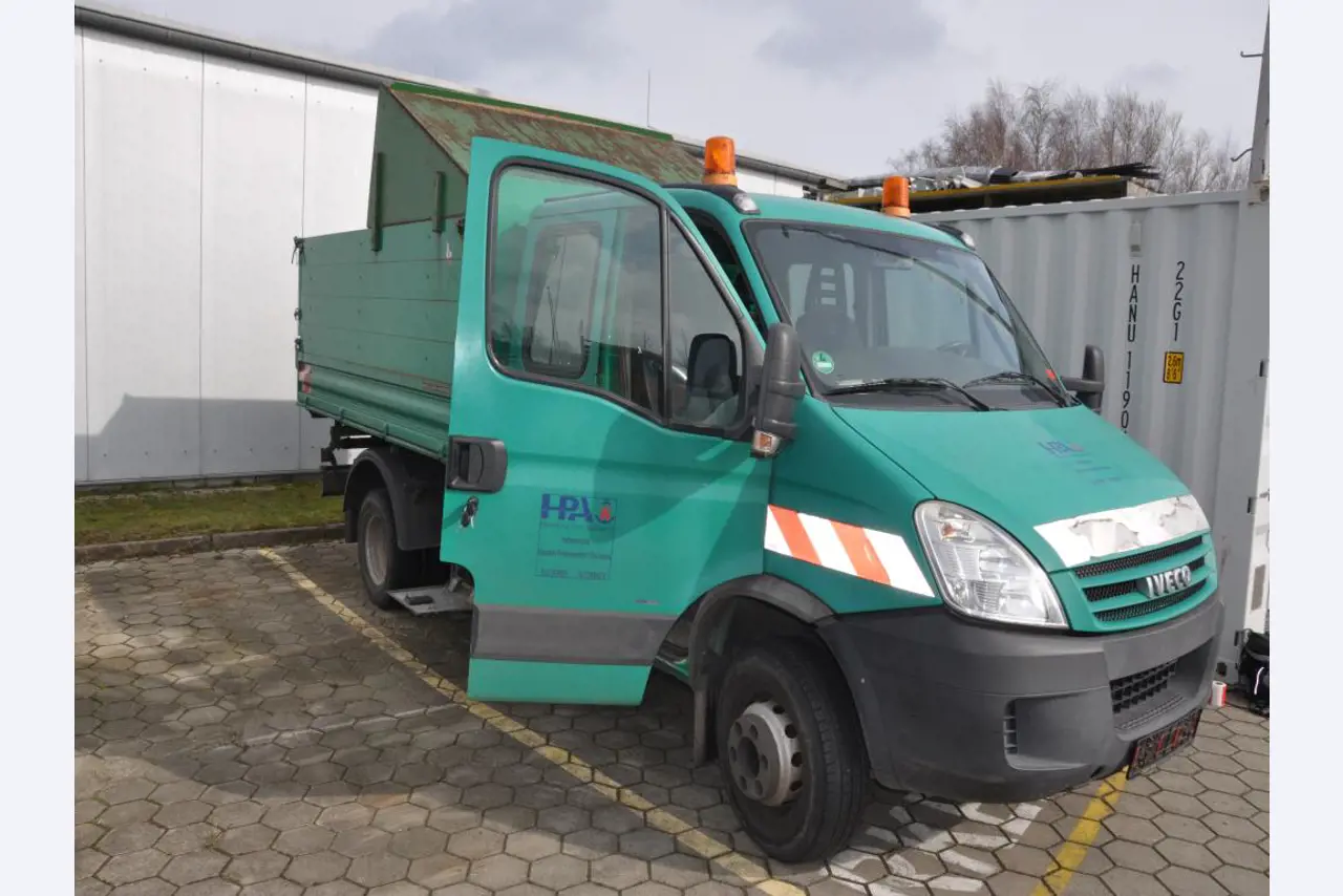 diverse schwimmende Arbeitsgeräte-3