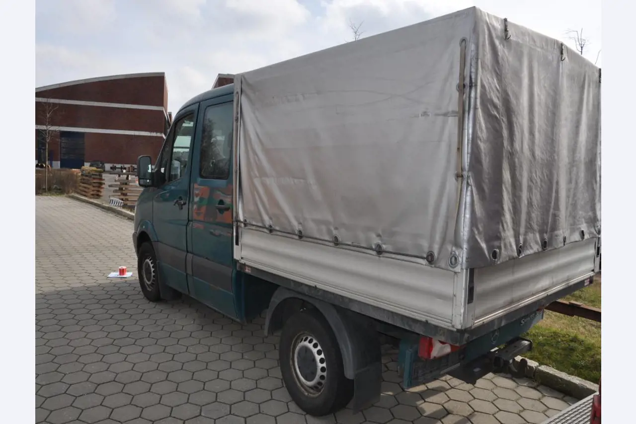 diverse schwimmende Arbeitsgeräte-3