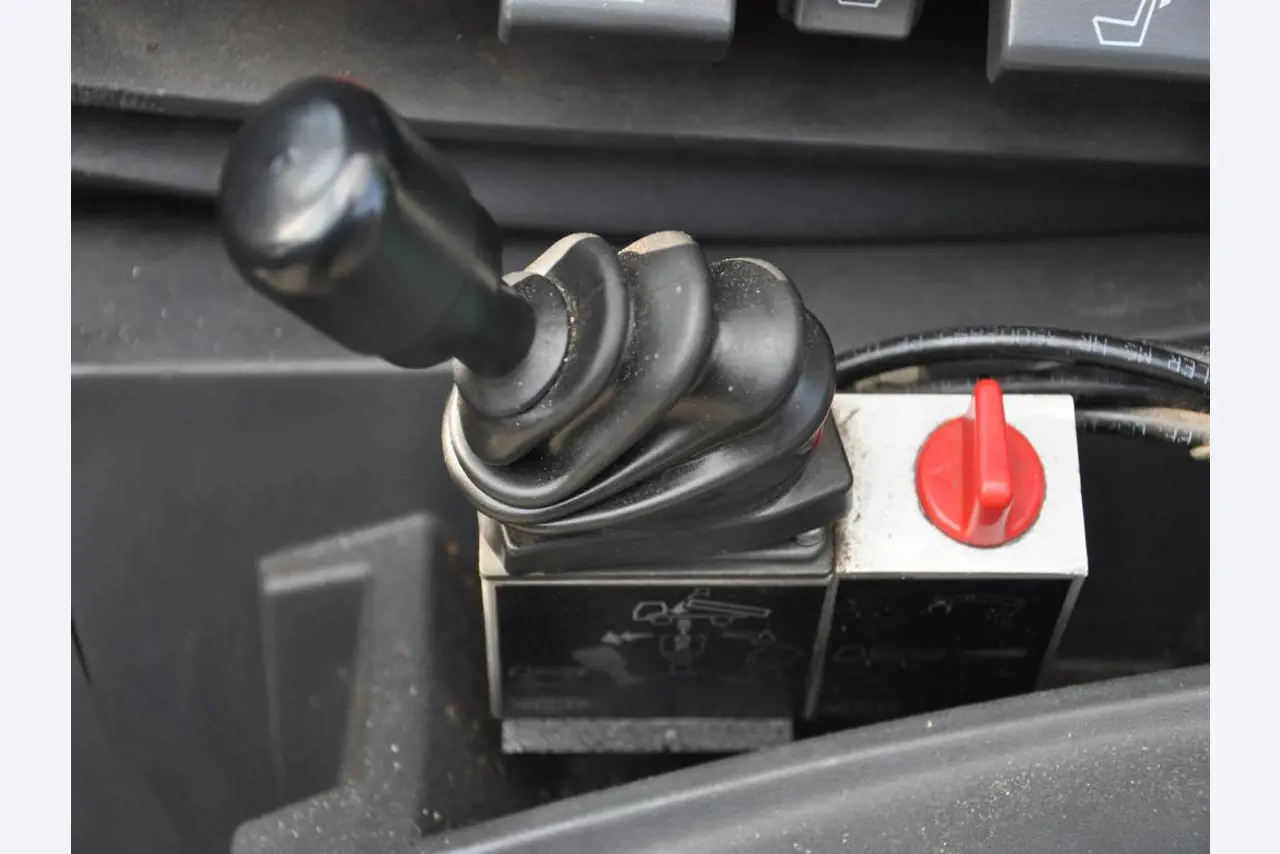 diverse schwimmende Arbeitsgeräte-12