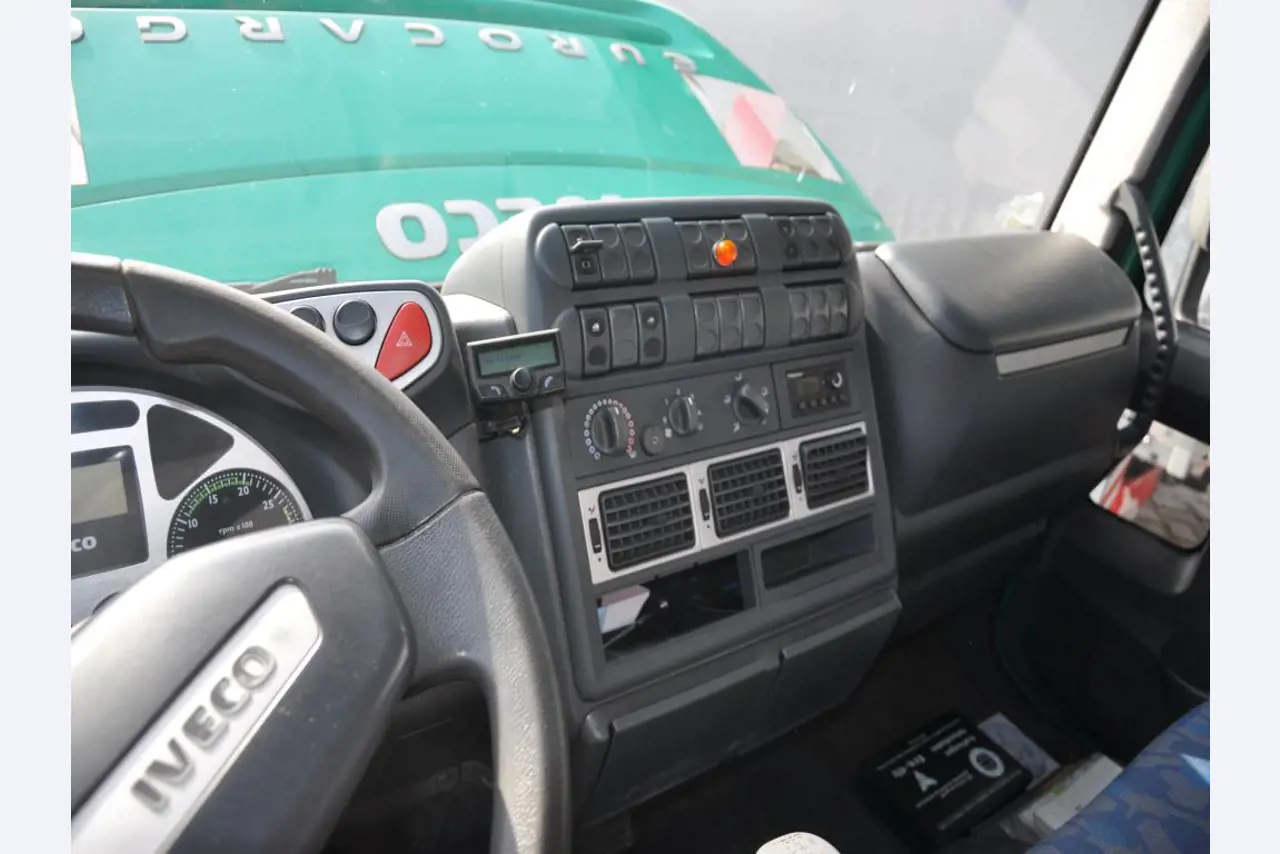 diverse schwimmende Arbeitsgeräte-14