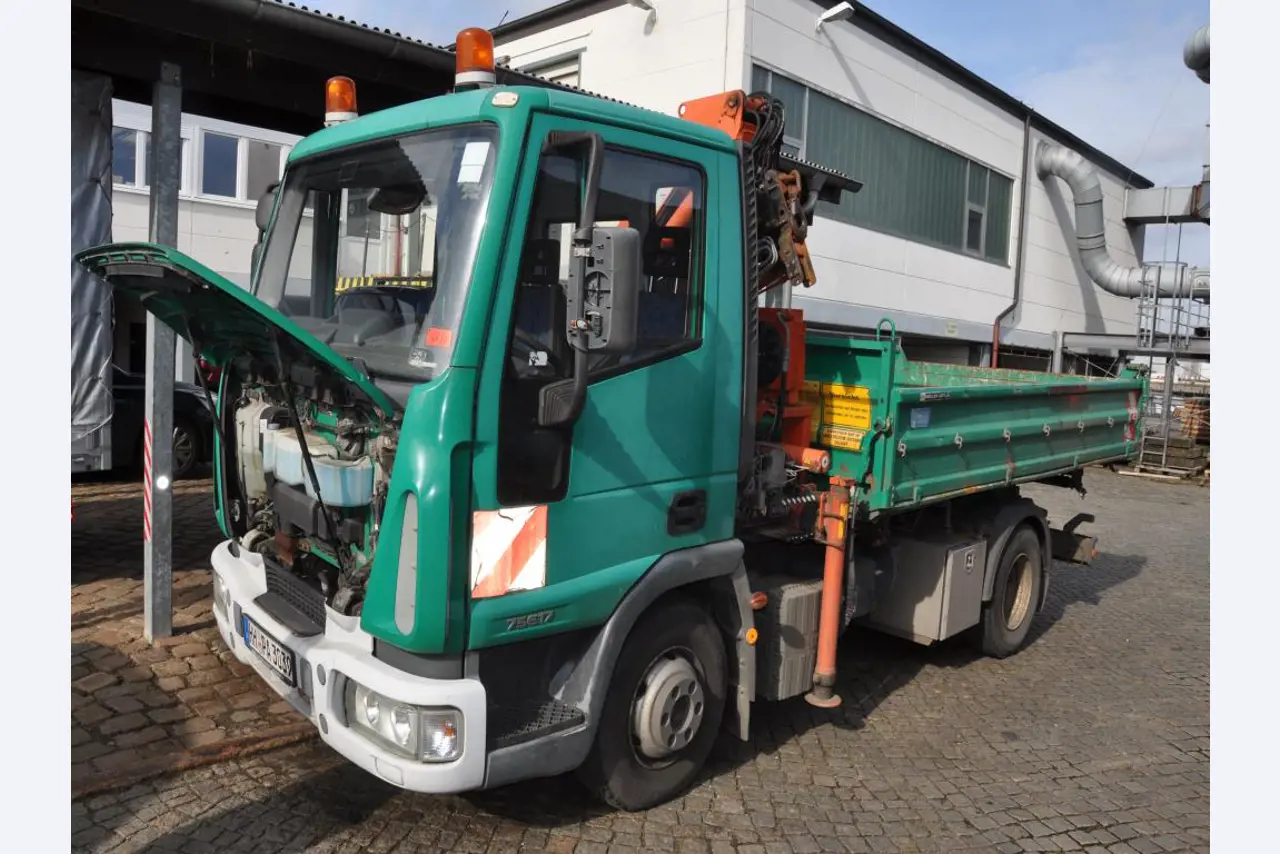 diverse schwimmende Arbeitsgeräte-1