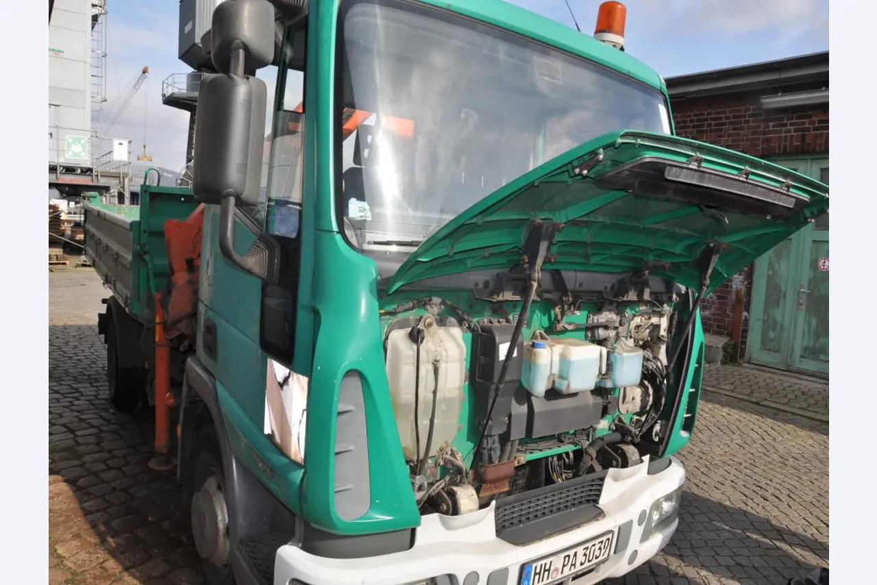 diverse schwimmende Arbeitsgeräte-4