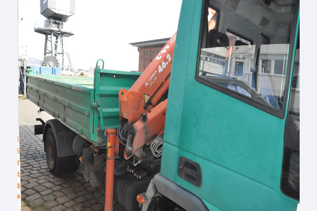 diverse schwimmende Arbeitsgeräte-5