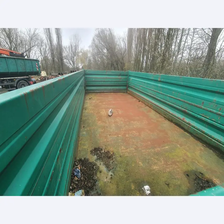 diverse schwimmende Arbeitsgeräte-3