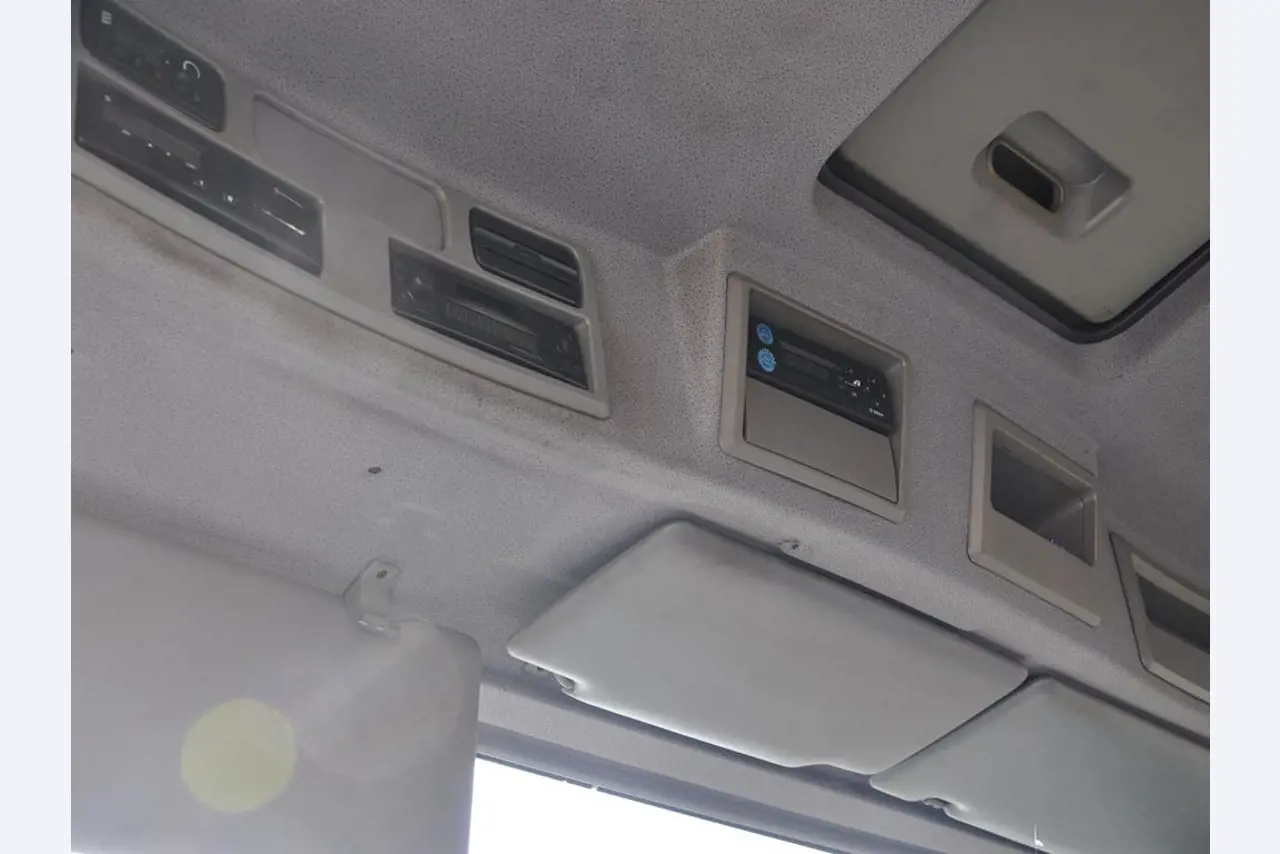 diverse schwimmende Arbeitsgeräte-10