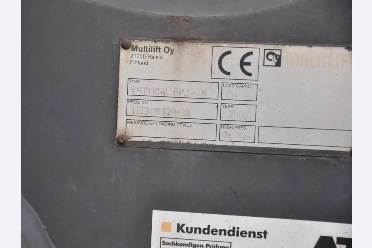 diverse schwimmende Arbeitsgeräte-13